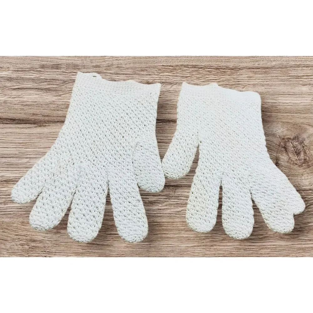 Vintage Hand crocheted Ivory Gloves Size Small/Medium 7” x 5” Button Closure